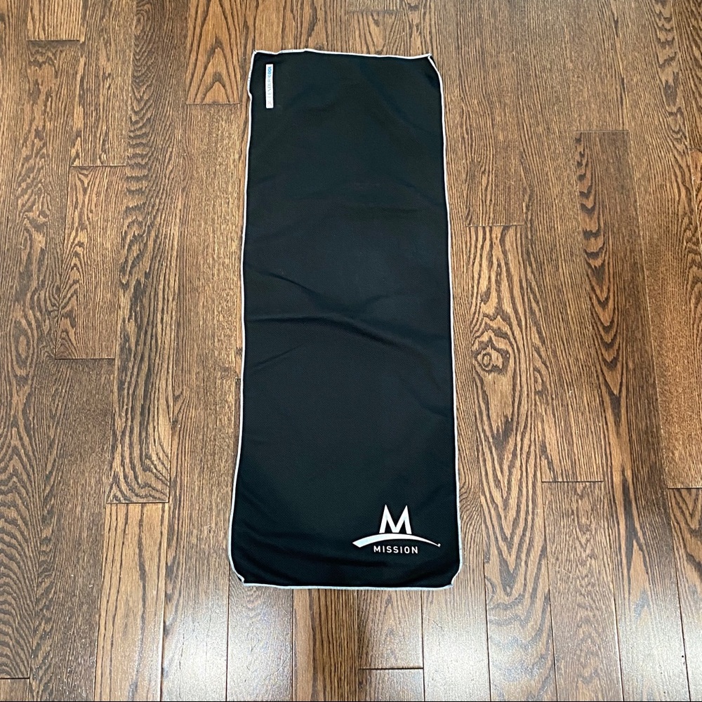 NWOT {Mission} Original EnduraCool Towel